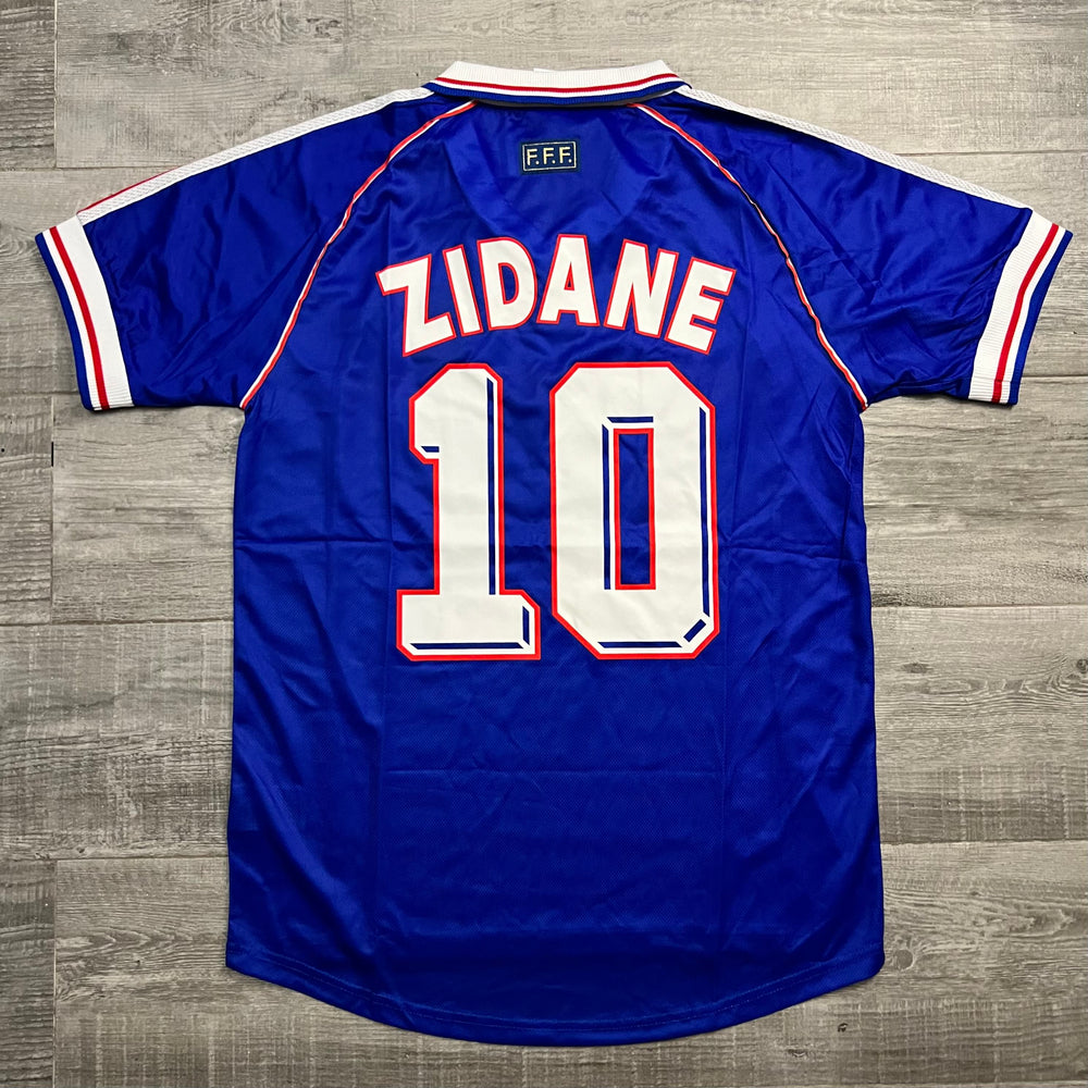 Maillot rétro de la France en finale de la Coupe du Monde 1998 avec le Maillot rétro de la France en finale de la Coupe du Monde 1998 avec le
